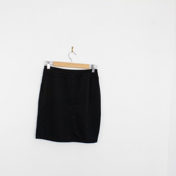*Joe Fresh Black Active Skirt - Picture 5 of 5